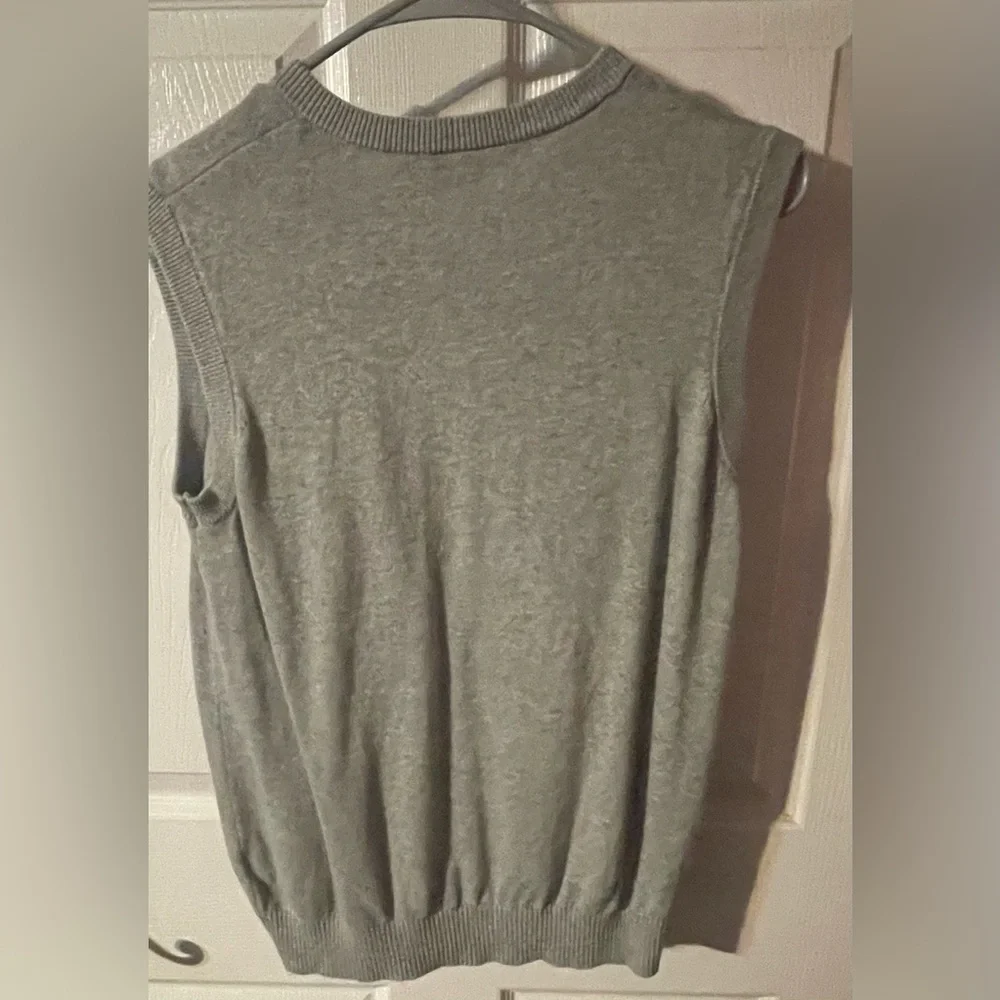 The Children’ Place Boys Gray Sweater Vest!‎ Size Large 10/12